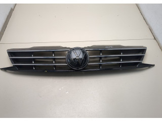 Решетка радиатора Volkswagen Jetta 6 2010-2018 5C6853651BA
