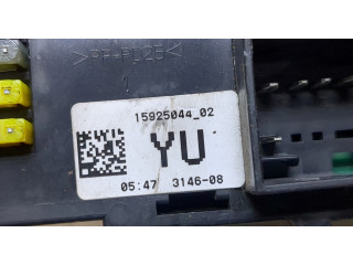 Блок предохранителей  Chevrolet Tahoe 2006-2014      15925044   