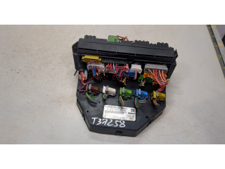 Блок предохранителей  Mercedes C W204 2007-2013           2.1