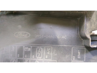 Блок предохранителей  Ford Focus 2 2005-2008      3M5T14K733PGG   