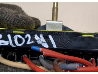 Блок предохранителей  Citroen C4 2004-2010         