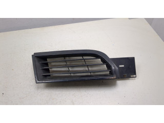 Решетка радиатора  Mitsubishi Carisma          