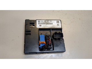 Блок комфорта  Audi A6 (C6) 2005-2011      4f0907289j    