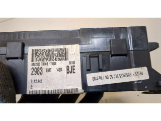 Блок предохранителей  Ford Kuga 2016-2019      GV4T14014BJE   