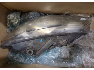 Фара передняя  Volkswagen Caddy 2010-2015 левая 