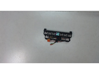 Блок реле  Volkswagen Passat 5 2000-2005           1.9