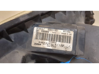 Фара передняя Renault Trafic 2001-2014 правая