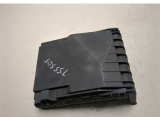 Крышка блока предохранителей  Volkswagen Passat 6 2005-2010         