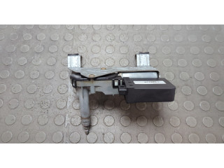 Моторчик заднего дворника  Chevrolet Tahoe 1999-2006      