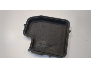 Крышка блока предохранителей  Audi A6 (C5) 1997-2004         