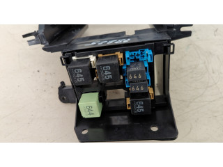 Блок реле Volkswagen Caddy 2010-2015