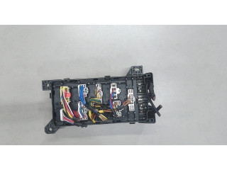 Блок реле  KIA Carnival 2001-2006          2.9