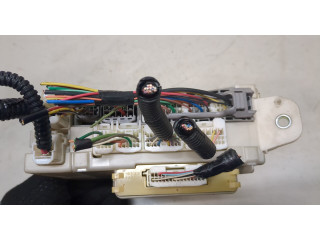 Блок предохранителей Lexus IS 2005-2013 8267253040 2.2