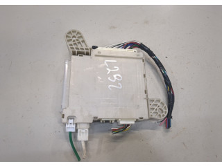 Блок предохранителей  Lexus GS 2011-2015      82672304I0    3.5