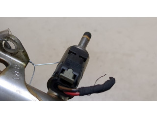 Форсунка топливная  Volkswagen Golf 7 2012-2017    04E906036T, 04E133320D     