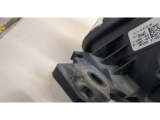 Фара передняя  Ford Escape 2015-2019 правая 