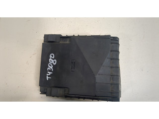 Крышка блока предохранителей  Volkswagen Golf 6 2009-2012         