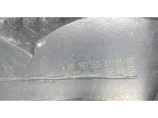 Задний фонарь 8331A027, MR957365 Mitsubishi Colt 2004-2008