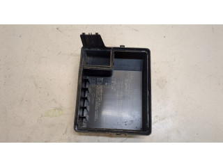 Крышка блока предохранителей Mitsubishi Outlander 2003-2009