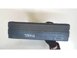 Подушка безопасности коленная Volkswagen Tiguan 2016-2020