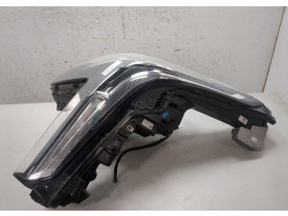 Фара передняя  Cadillac XT4 левая 