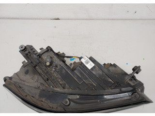 Фара передняя  Volkswagen Passat 8 2015- правая 