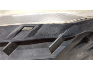 Фара передняя  Toyota Urban Cruiser левая 