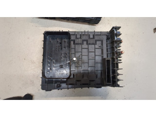 Блок предохранителей Skoda SuperB 2008-2015 1K0937125D