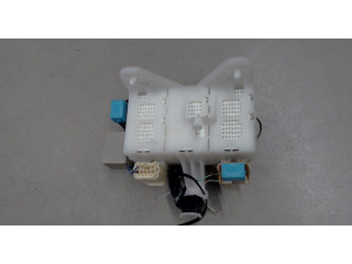 Блок реле  Toyota Sienna 2 2003-2010           3.3