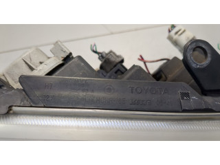 Фара передняя  Toyota Avensis 2 2003-2008 правая 