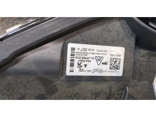 Фара передняя  Peugeot 3008 2020- правая 