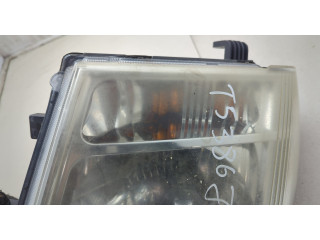 Фара передняя Nissan Pathfinder 2004-2014 левая