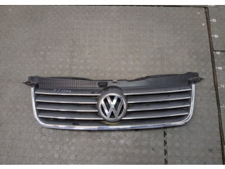 Решетка радиатора  Volkswagen Passat 5 2000-2005          3B0853651L