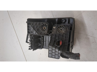 Блок предохранителей  Volkswagen Golf 5 2003-2009         