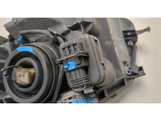 Фара передняя  Toyota Urban Cruiser правая 