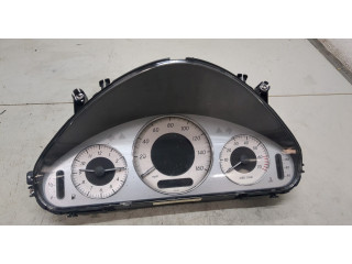 Панель приборов  Mercedes E W211 2002-2009       A2115409811     