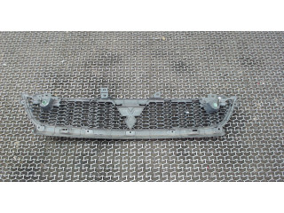 Решетка радиатора  Mitsubishi Outlander XL 2006-2012           2.4 