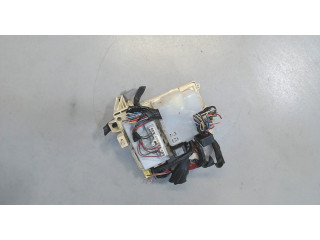 Блок предохранителей  Toyota Corolla E11 1997-2001      8273212060     1.4