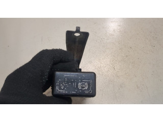 Блок реле Mitsubishi L200 2006-2015 2.5