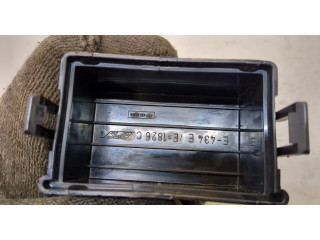 Блок реле  Lincoln Navigator 2002-2006         