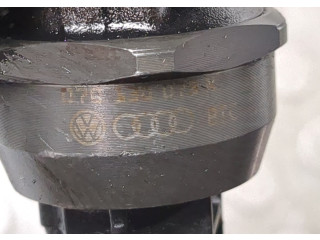 Форсунка топливная Volkswagen Touareg 2002-2007 070130073N