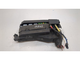 Блок предохранителей Mazda Tribute 2001-2007