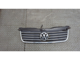 Решетка радиатора  Volkswagen Passat 5 2000-2005          