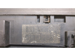 Блок предохранителей Jeep Grand Cherokee 2004-2010