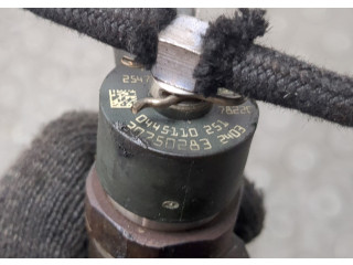 Форсунка топливная Volvo XC70 2000-2007 8603595