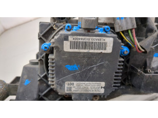 Фара передняя Nissan Pathfinder 2004-2014 правая