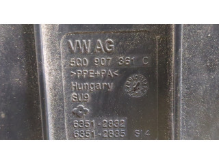 Блок предохранителей  Volkswagen Golf 7 2012-2020      5Q0937125A   