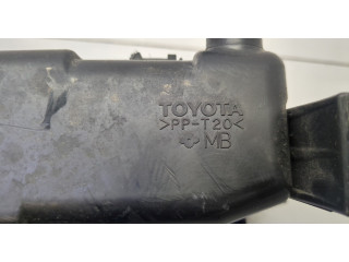 Блок предохранителей Toyota Sequoia 2000-2008