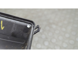 Крышка блока предохранителей  Tesla Model S 2012-2016         