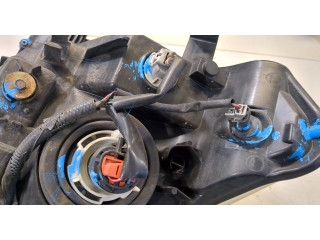 Фара передняя Nissan Pathfinder 2004-2014 правая